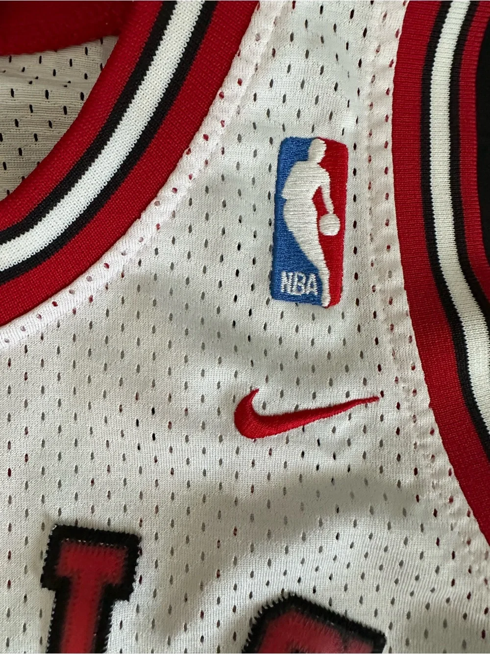 Vintage Nike Team Michael Jordan Chicago Bulls Jersey #23 White Youth Medium